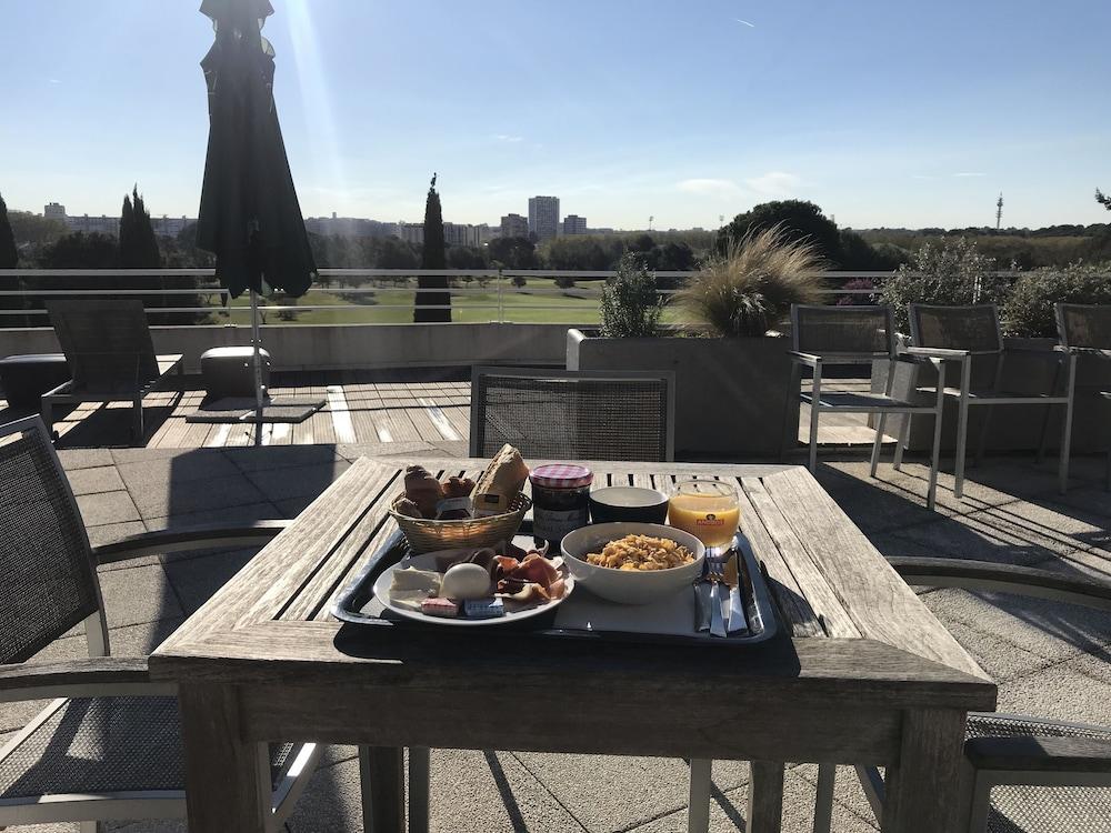 Hotel Golf Fontcaude Juvignac Bagian luar foto