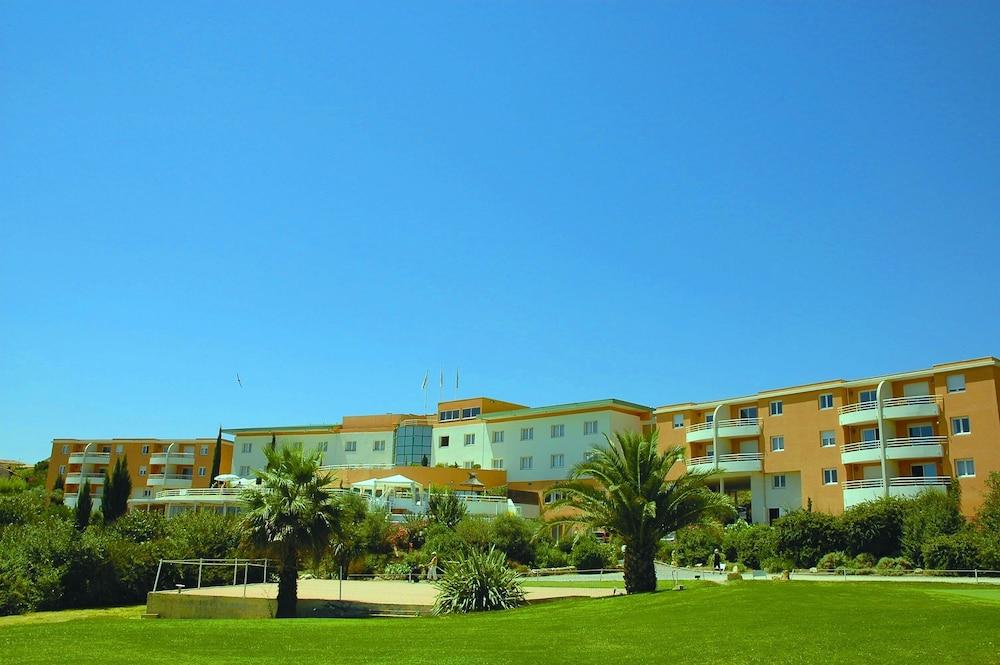 Hotel Golf Fontcaude Juvignac Bagian luar foto