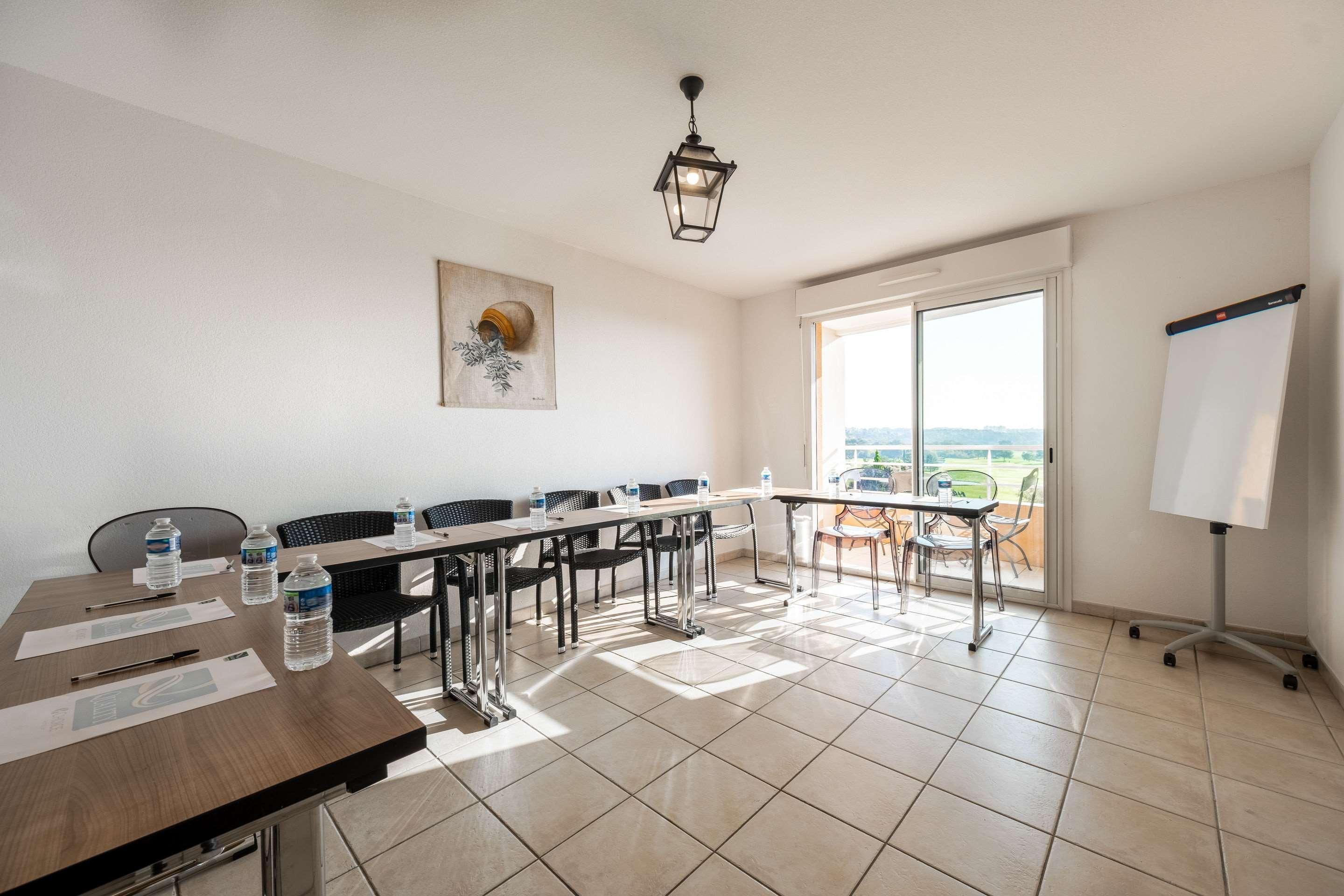 Hotel Golf Fontcaude Juvignac Bagian luar foto