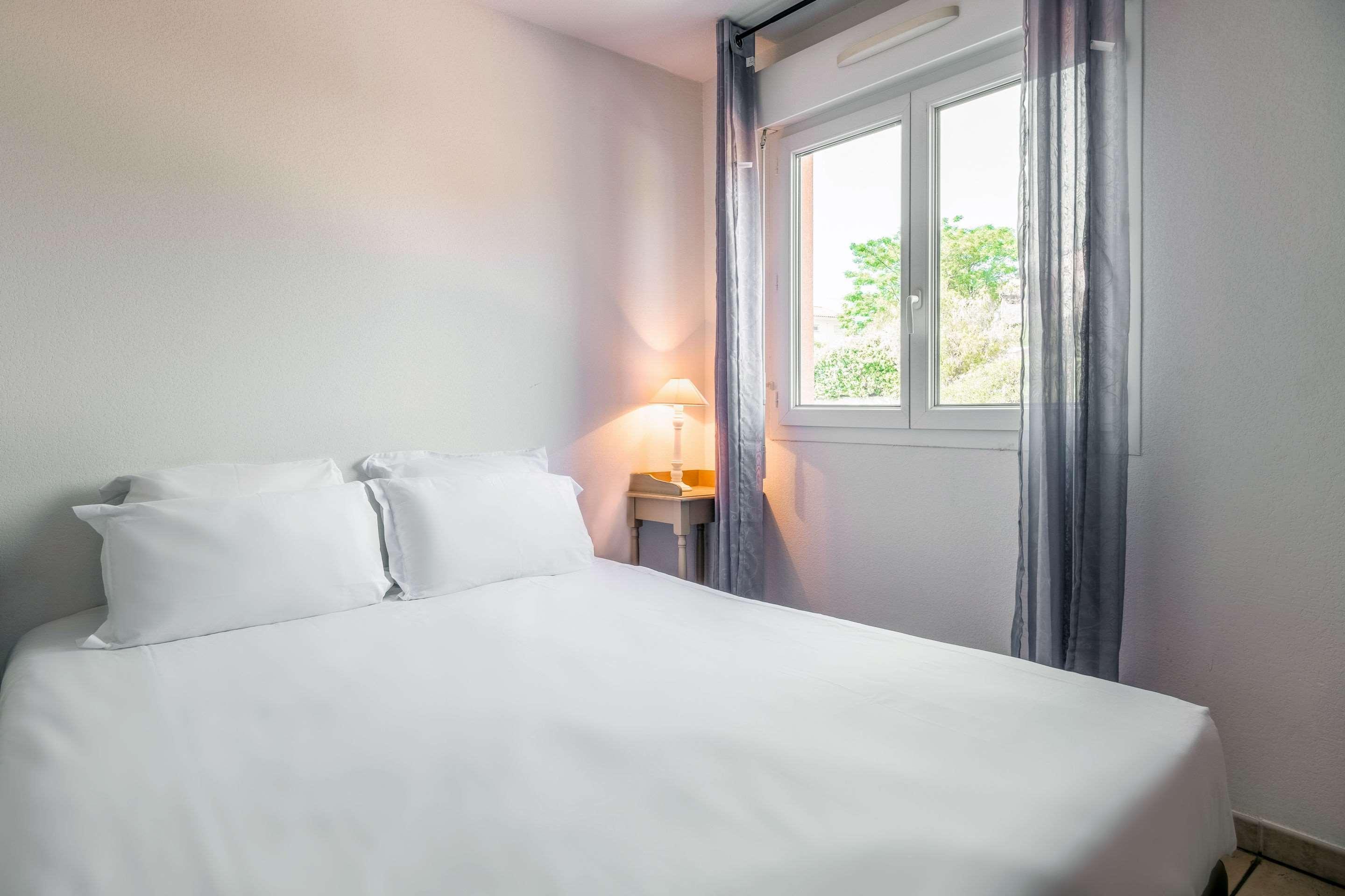 Hotel Golf Fontcaude Juvignac Bagian luar foto