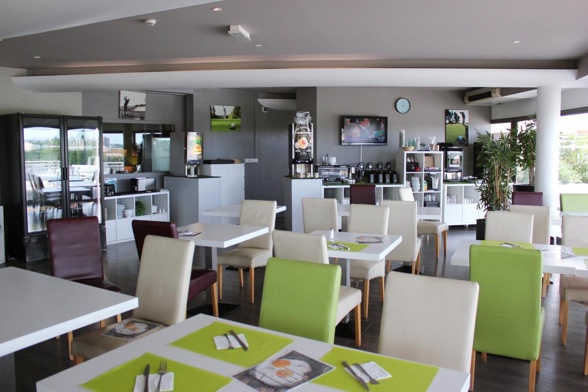 Hotel Golf Fontcaude Juvignac Bagian luar foto