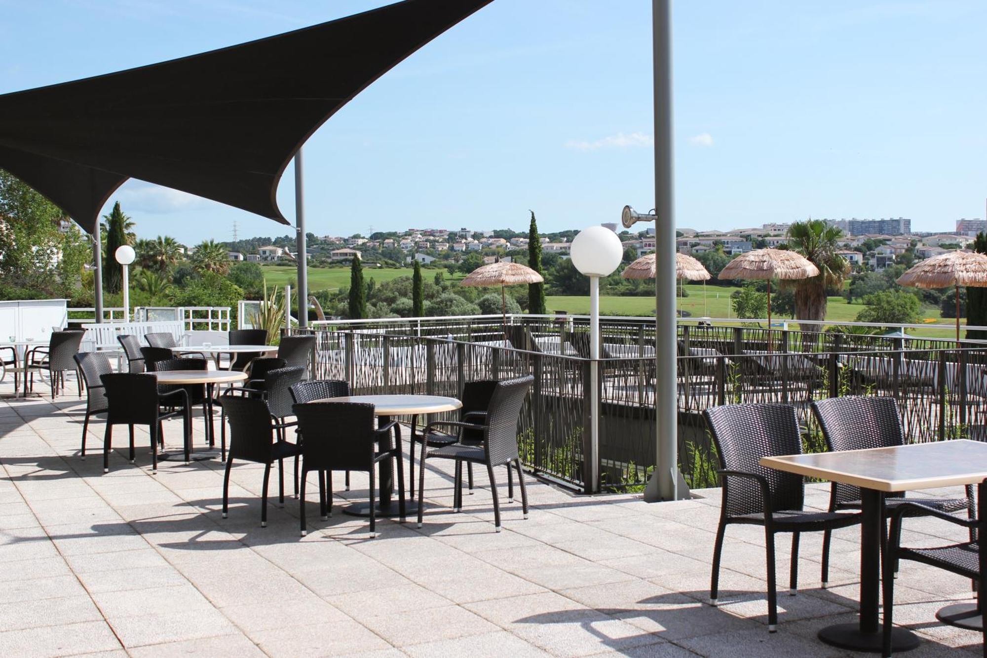 Hotel Golf Fontcaude Juvignac Bagian luar foto