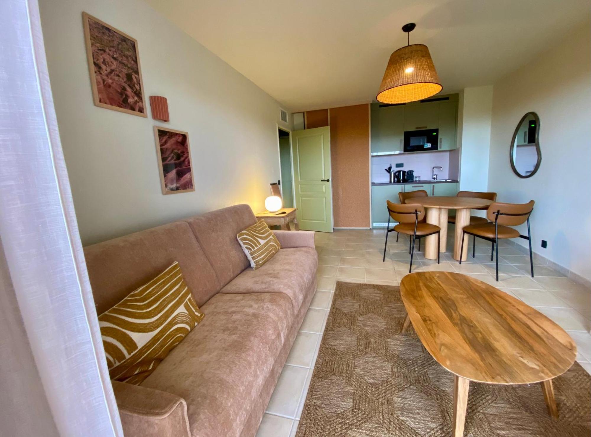 Hotel Golf Fontcaude Juvignac Bagian luar foto