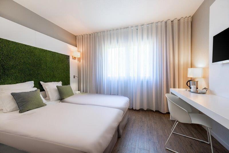 Hotel Golf Fontcaude Juvignac Bagian luar foto